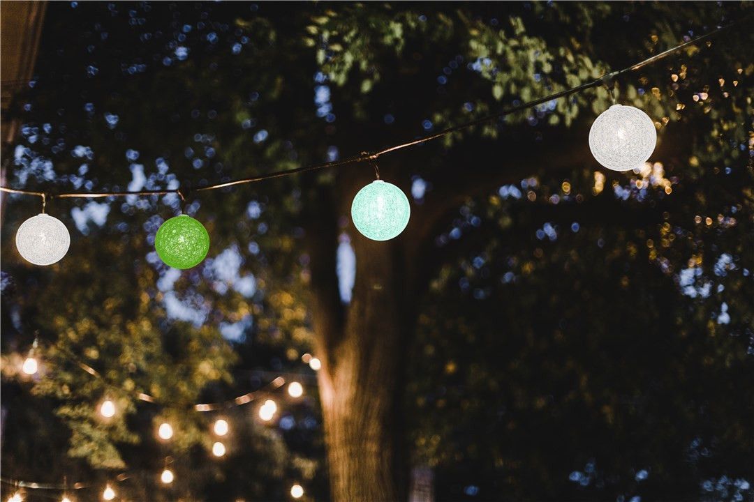 Goobay 10er LED Lichterkette Cotton Balls Grün, batteriebetrieben - Trendige Leuchtdekoration für den Innenbereich