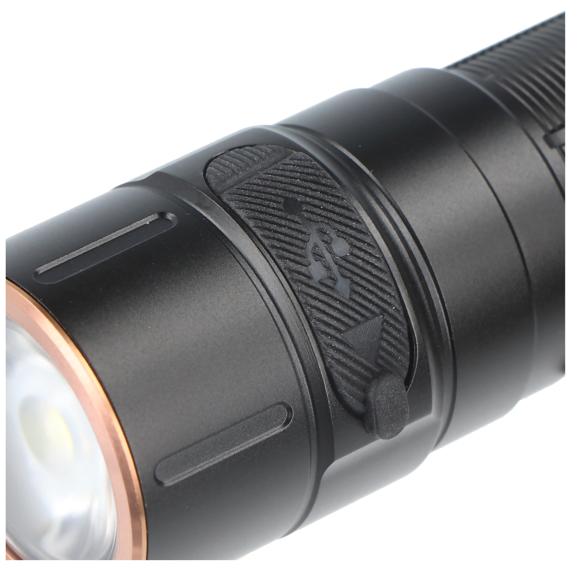 Fenix E28R LED-Taschenlampe mit USB-C Ladeanschluss, 1500 Lumen, inklusive ARB-L18-3400 Li-Ion Akku