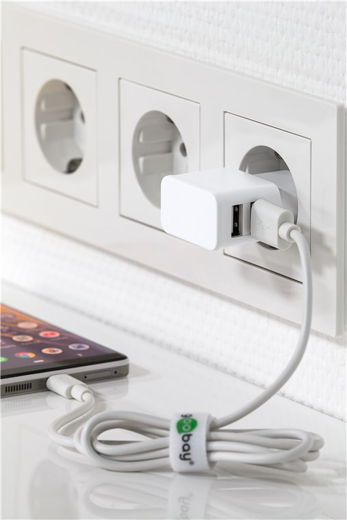 Goobay Apple Lightning Dual Ladeset 2,4 A - Netzteil mit 2x USB-Buchse und Apple Lightning-Kabel 1m (weiß)