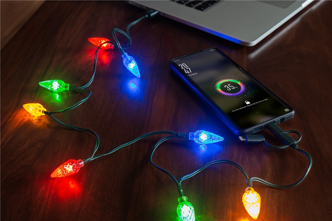 Goobay Smartphone-USB-Ladekabel mit LED-Leuchten - mit 8 bunten Leuchten, lädt gängige Android-Smartphones, iPhones, USB-C™- und Micro-USB-Geräte