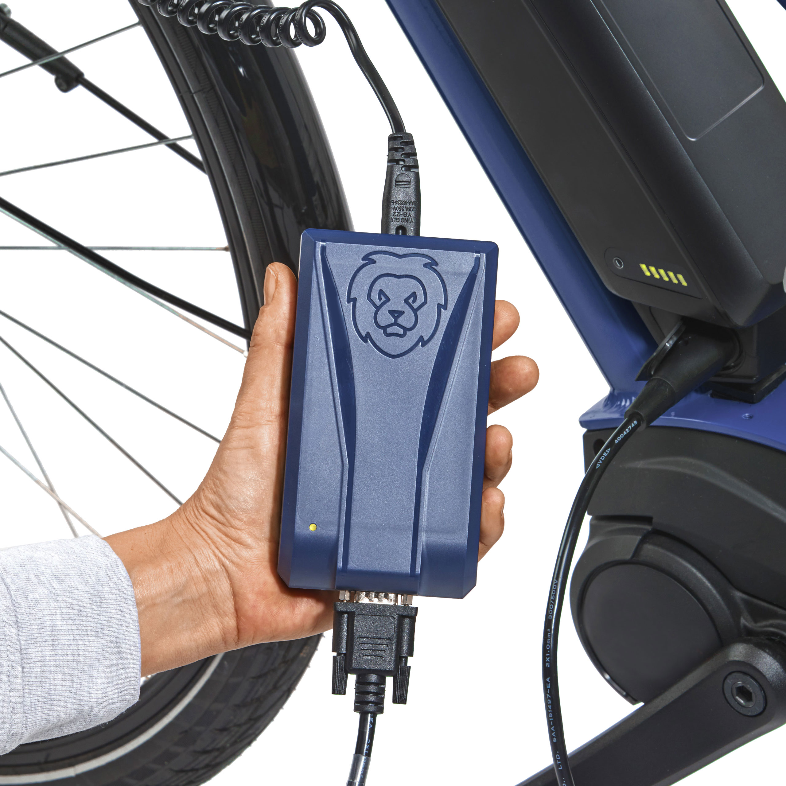 ONgineer LiON one4all Reiseladegerät für E-Bike und E-Scooter 36 V mit Binder 5-Pin Stecker und Transporttasche, EU-Version