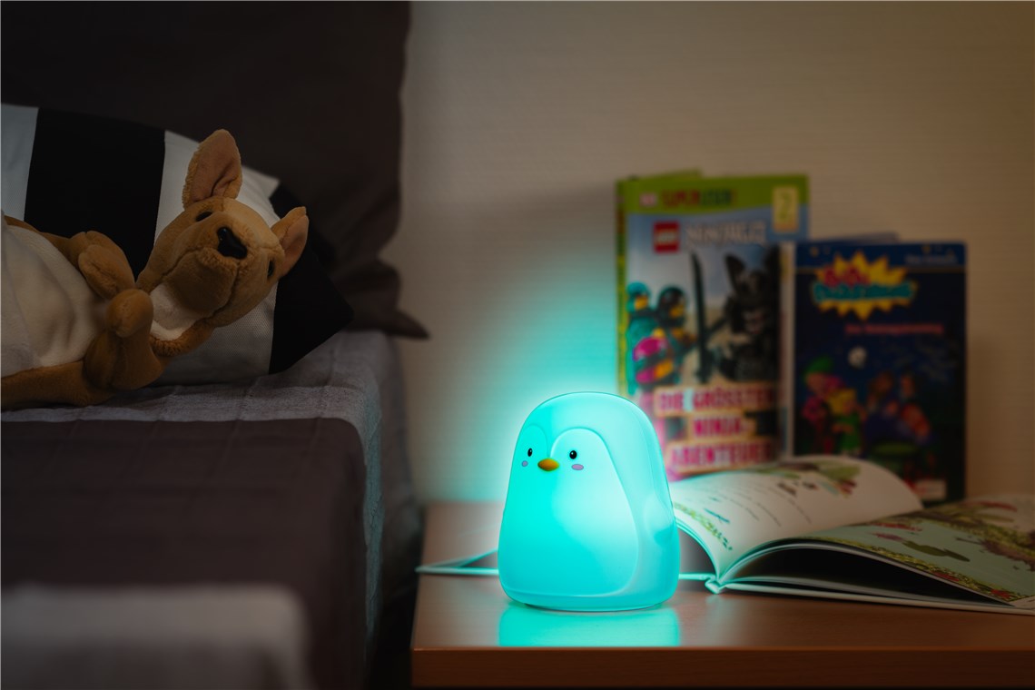 Goobay LED-Nachtlicht "Pinguin" - warmweißes Licht und 7 Farbwechsel (RGB-Licht), mit 3 Leuchtmodi, Touch-Sensor und Li-Ion-Akku (3,7 V/1200 mAh), aus weichem Silikon