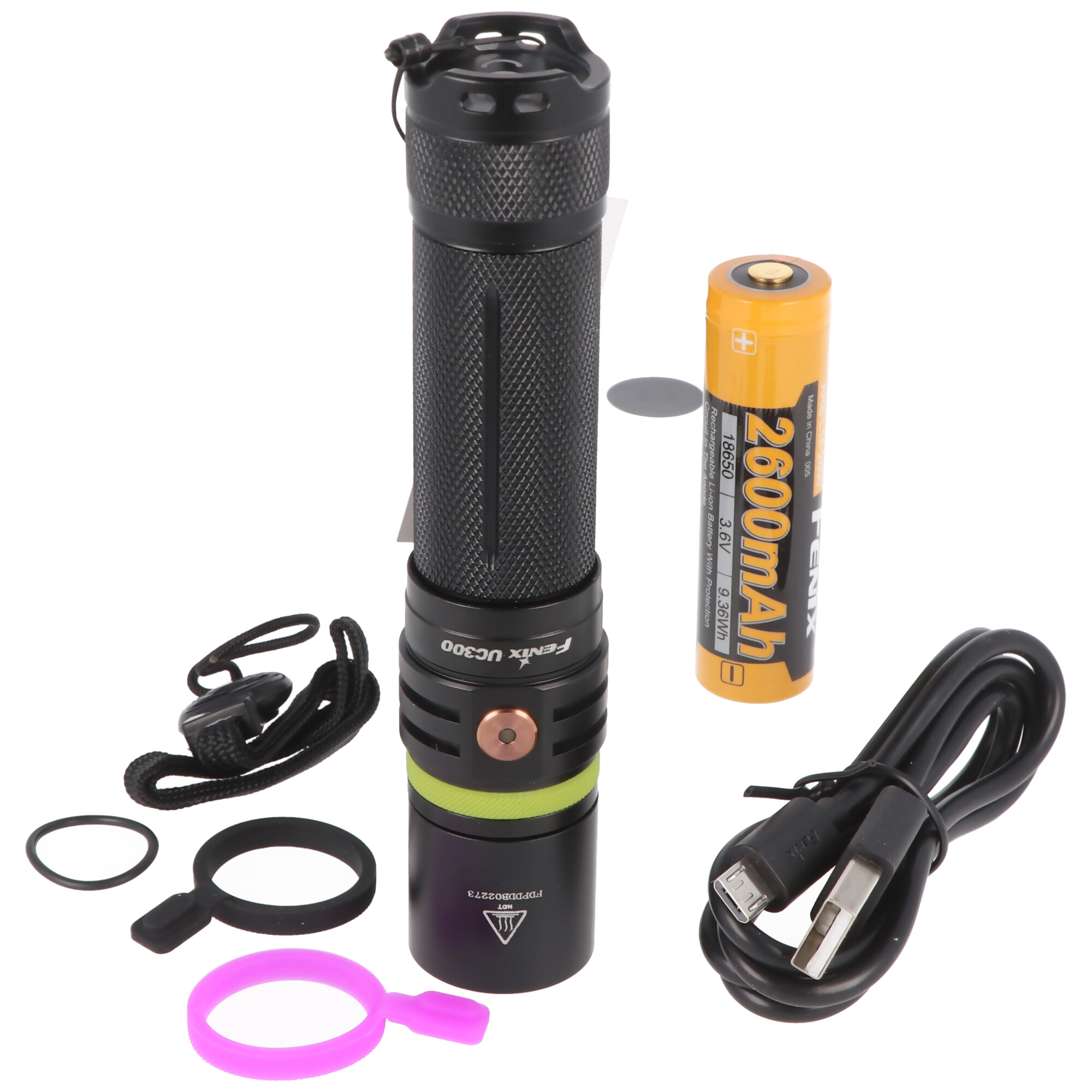 Fenix UC300, Cree XP-L HI V3 LED-Taschenlampe, 1000 Lumen, inklusive Akku, mit USB-Ladefunktion