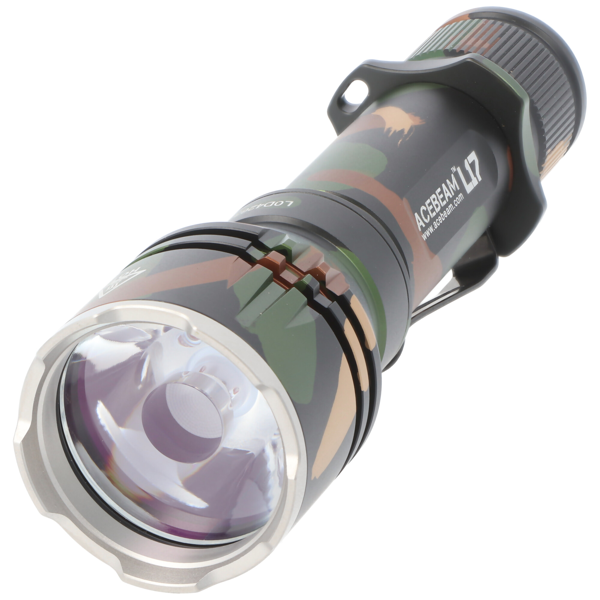 AceBeam L17 Camo LED-Taschenlampe in der trendigen Tarnfarbe mit max. 1400 Lumen, bis zu 802 Meter Reichweite