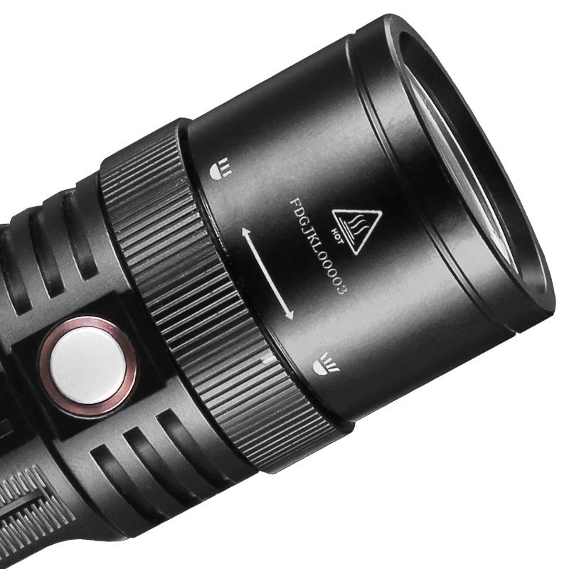 Fenix FD45 Cree XP-L HI neutral white LED Taschenlampe, 900 Lumen, fokussierbar mit Fokus
