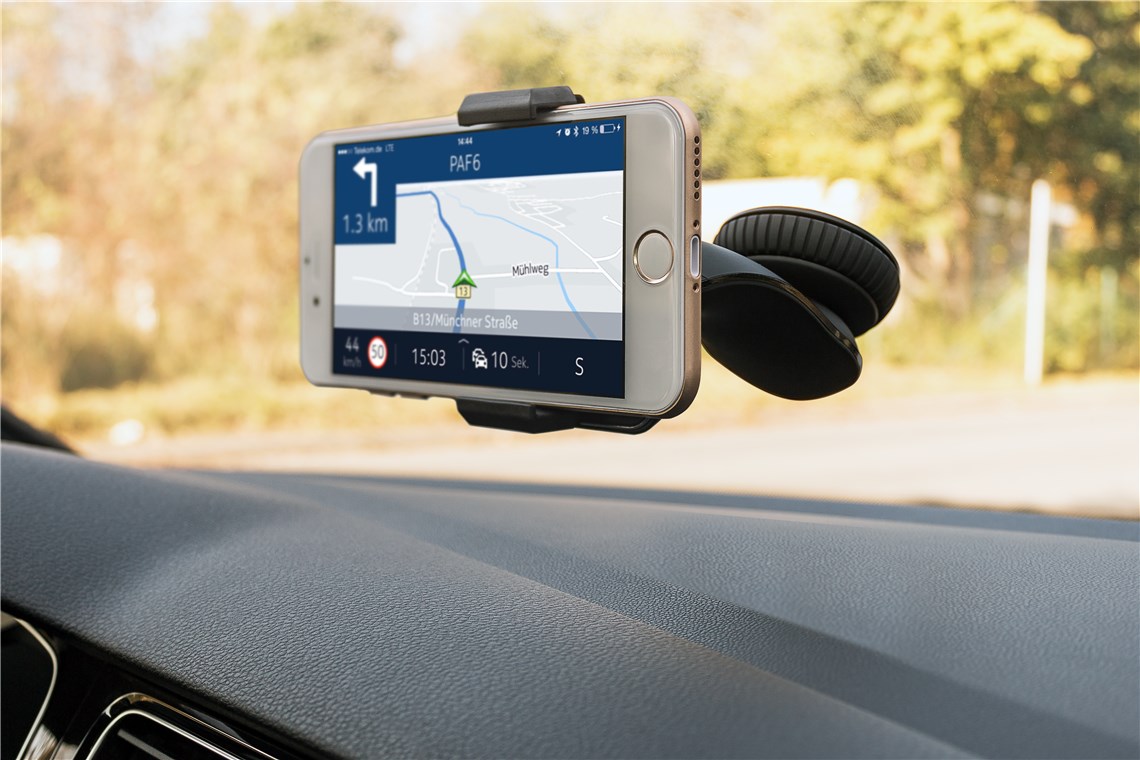 Goobay Saugnapf Smartphone KfZ-Halterung - zur einfachen und sicheren Befestigung im Fahrzeug