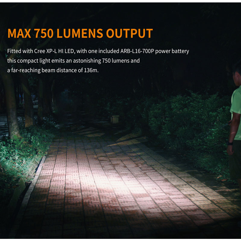 Fenix E18R LED-Taschenlampe mit bis zu 750 Lumen und 136 Meter Reichweite, inklusive Li-Ion CR123A Akku