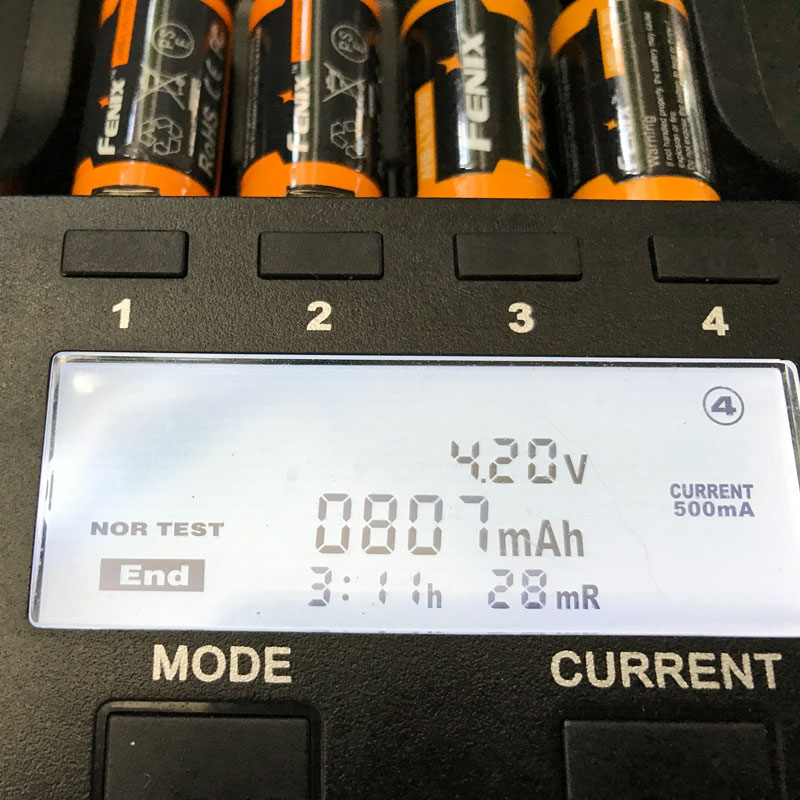 CR123 A Li-ion Batterie wiederaufladbar 3,6-3,7 Volt min.700mAh, typisch 760mAh, max. 820mAh, 35x16mm mit AkkuShop Transportbox